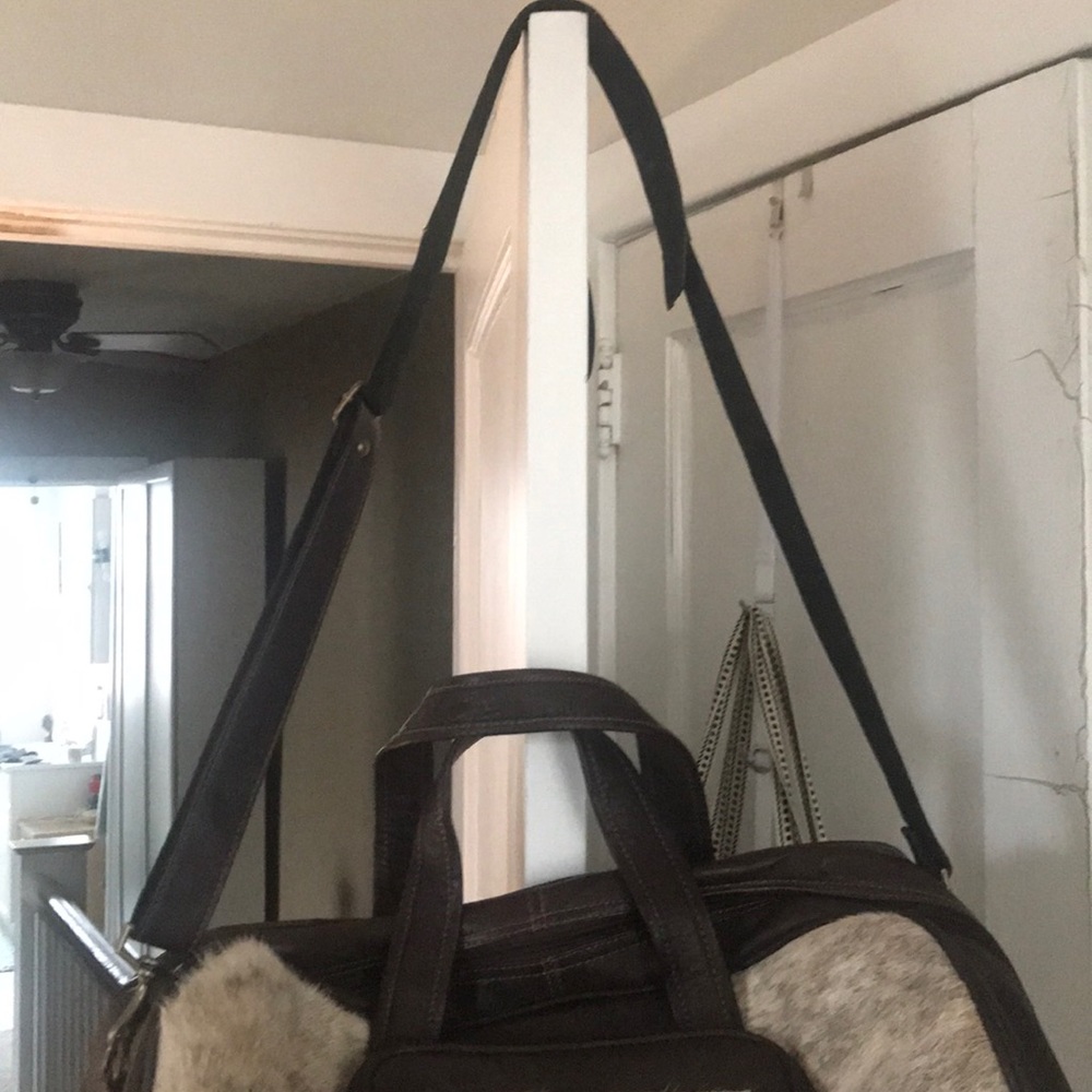 Leather and fur overnight bag - Picture 6 of 7